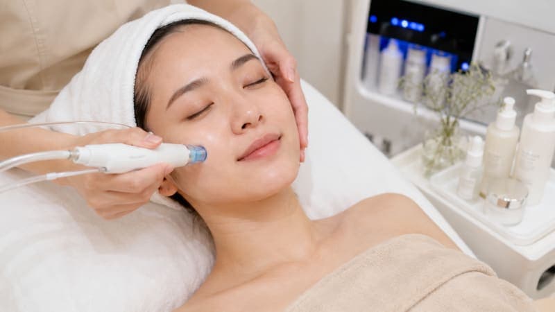 Is Aqua Peel suitable for sensitive skin?